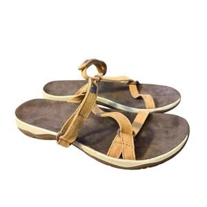 Teva Elzada Leather Sandal NWOT NEW Women size 8.5